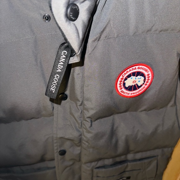 Canada Goose Men's Black Puffer Vest - Picture 2 of 5